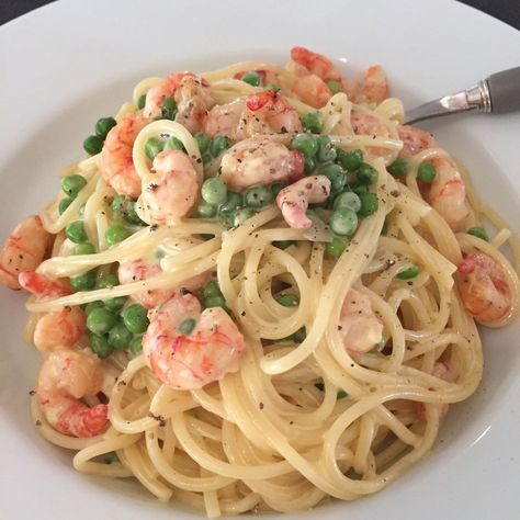 Pea Pasta Recipe, Pea Pasta, Prawn Pasta, Shrimp Linguine, Pasta With Peas, Shrimp Noodles, American Dinner, Cooking Pasta, Frozen Shrimp