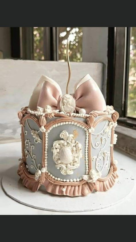 Aesthetic Birthday Cake, Victorian Cakes, Bolo Vintage, Vintage Birthday Cakes, 귀여운 음식 그림, Aesthetic Birthday, Elegant Birthday Cakes, Vintage Cakes, Cake Aesthetic