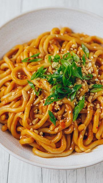 Peanut Udon, Peanut Butter Noodles Recipe, Chilli Crisp, Udon Noodles Recipe, Udon Recipe, Rice Noodle Recipes, Colored Pasta, Toasted Sesame Oil, Salmon Soy Sauce