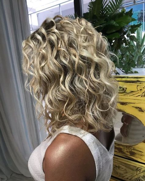 Ash Blonde Medium Length Hair, Hairstyles For Natural Wavy Hair, Short Hair Perm Women, Hair Styles For Medium Length 2020 Easy, Perm Hairstyles For Women, Med Length Hair Styles, Medium Wavy Hairstyles For Women, Medium Layered Haircuts For Thick Hair, Med Haircuts For Women