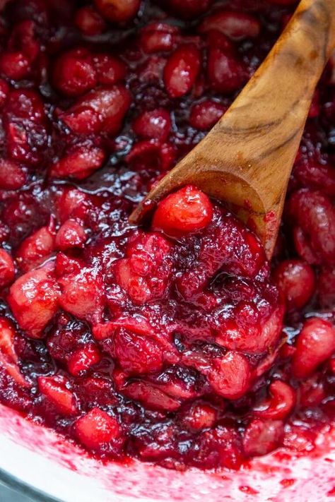 Easy Cranberry Compote – A Perfect Blend of Tart Cranberries and Sweet Grapes for the Holiday Table Cranberry Compote Recipe, Pecan Bread Pudding, Cranberry Compote, Easy Suppers, Compote Recipe, Corn Dishes, Christmas Ham, Thanksgiving Side Dish, Holiday Eating