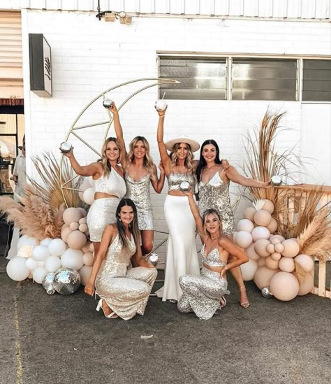 Glam Theme Bachelorette Party, Bachelorette Party Ideas Boho, Boho Themed Party Outfit, Metallic Bachelorette Party, Disco Hens Party, Boho Bachelorette Party Ideas, Disco Bachelorette Party Outfits, Glitz And Glam Bachelorette Party, Bachlorette Party Decorations