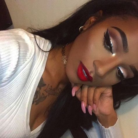 X2 Winged Liner Classic Look + Glitter, Neutral Matte Shadow Shades With Pop Of Highlight Shimmer & Red Ombré Lips Red Ombre Lips, Makeup Lips Matte, Liner Looks, Ombre Dark, Make Up Gold, Gold Eyeliner, Nails Dark, Oh My Goddess, Makeup Lips