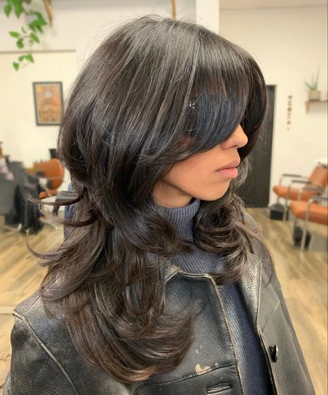 Short Curly Hair Styles, Haircut Blowout, Extreme Haircut, Graduated Bob Haircuts, Graduated Bob, Long Shag Haircut, Layered Haircuts With Bangs, Haircuts For Long Hair With Layers, Hair Patterns