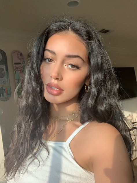 Cindy Kimberly of Spain on Twitter: "CEO of frizzy hair… " Katerina Petrova, Cindy Kimberly, Makati, Dream Hair, Star Girl, Aesthetic Hair, Looks Vintage, Bra Set, Dark Hair