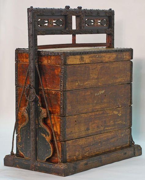 Antique Chinese Wedding Dowry Chest Wedding Baskets, Asian Vases, Asian Interior, Asian Furniture, Asian Inspiration, Chinese Furniture, Asian Decor, Antique Wedding, Furniture Trends