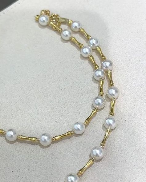 ANNIE CASE FINE JEWELRY on Instagram: "GROUP SALE 🤩
Score the ultimate deal on these amazing 18K gold and Akoya saltwater pearl necklaces(6-6.5mm)! These pearls are virtually flawless with an exceptional mirror-like luster. Their radiant glow and classic elegance make them a must-have for any pearl lover. Act fast, this group buy is too good to miss!
Length 40+3cm/15.75+1.18inch 

Link in bio 
DM to get yours !@anniecasepearl
.
.
.
.
.
.
**YS240906WAN6440
#AkoyaPearls #pearlnecklace #Anniecasepearl #akoyanecklace  #Japaneseakoya" Teardrop Akoya Pearl Necklace With Pearl Chain, Luxury Akoya Pearl Necklace With Pearl Chain, Gold Akoya Pearl Necklace With High Luster, Timeless High Luster Akoya Pearl Jewelry, Saltwater Pearl Necklace, Timeless Single-strand Akoya Pearl Necklace, Pearl And Diamond Necklace, Saltwater Pearls, Akoya Pearls