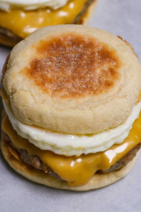 Copycat Mcdonalds Sausage Patty, Sausage Egg Mcmuffin, Egg Mcmuffin Recipe, Mcdonalds Copycat Recipes, Sausage And Egg Breakfast, Sausage And Egg Mcmuffin, Sausage Mcmuffin, Mcdonalds Recipes, Diy Sausage