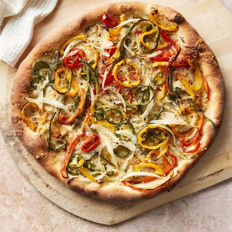 Hot Pepper and Onion Pizza Easy Quick Dinner Ideas, Healthier Pizza, Easy Quick Dinner, Chili Pizza, Creamy Spinach Dip, Quick Dinner Ideas, Onion Pizza, Halloween Food Dinner, Better Than Takeout