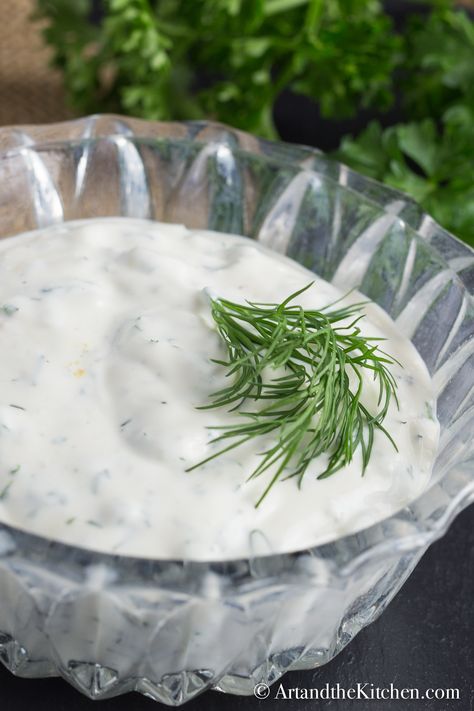 Creamy Homemade Ranch Dip recipe is super flavourful and made from scratch! Quick and easy to make with fresh herbs of dill, parsley and green onion. No preservatives! Yogurt And Cucumber, Tartar Sauce Recipe, Homemade Ranch Dip, Ranch Dip Recipe, Cucumber Dip, Tzatziki Recipes, Homemade Dips, Postre Keto, Dill Sauce