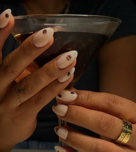 she said espresso martini nails please . ݁🍸₊ ⊹ .🫘 ݁˖ . ݁ #gelx #nails #nailinspo #nailart #naildesign #martini #espressomartini #martininails #espresso #detailednailart #almondnails Martini Nails Designs, Espresso Martini Nails, Espresso Nails, Martini Nails, Nailinspo Nailart, Press Ons, Espresso Martini, She Said, Almond Nails