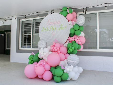 Girls Golf Birthday Party, Pink And Green Balloon Arch, Party Balloon Garland, Golf Baby Showers, Golf First Birthday, Gingham Party, Baby First Birthday Themes, Par Tee, Golf Birthday Party