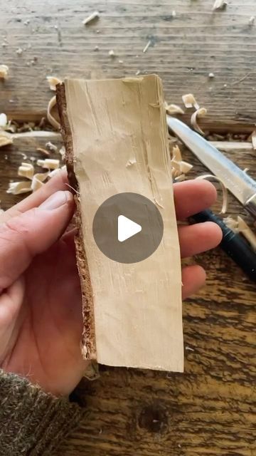 Wood Art Abay on Instagram: "Hand Carving The Worlds Cutest Puffin Coffee Scoop! By @thewoodlandcarver  📩 Features & Promos via DM  #puffin #puffinart #birdartwork #woodworking #woodartist #natureart #spooncarving #woodcarving #handmadegifts #makersmovement" Easy Carving Ideas, Christmas Whittling Ideas, Christmas Carving Ideas, Wood Whittling Aesthetic, Widdling Wood Ideas Easy, Whittling Gnomes, Beaver Wood Carving, Whittling Patterns, Wooden Spoon Carving