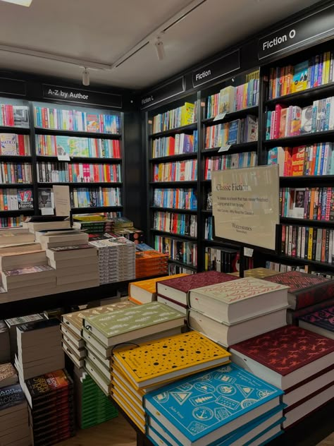 Books A Million Aesthetic, Book Sale Aesthetic, Book Tour Aesthetic, Working At A Bookstore Aesthetic, Bookseller Aesthetic, Waterstones Aesthetic, Small Bookstore Aesthetic, Bookshop Aesthetic, Bookshop Café