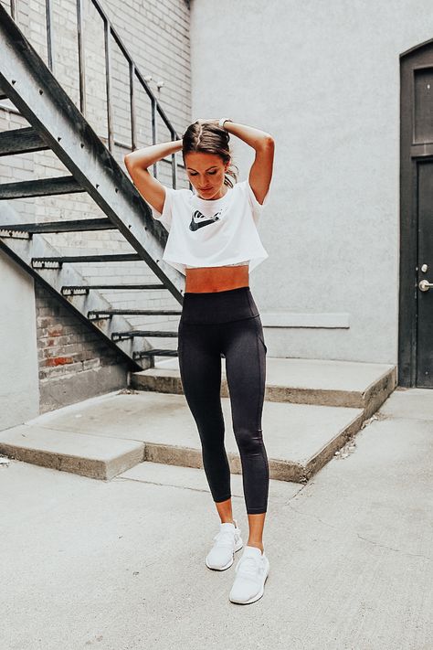 My Top Activewear Picks From the Nordstrom Anniversary Sale - Lauren Kay Sims Workout Outfits For Women, Cute Athletic Outfits, Lauren Kay Sims, Cute Sporty Outfits, Estilo Fitness, Cute Workout Outfits, Winter Leggings, Legging Outfits, Workout Attire