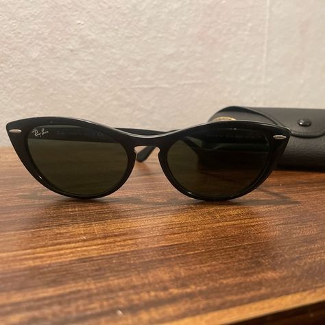 Ray-Ban Nina Cateye Sunglasses Black Cateye Sunglasses, Ray Ban Cat Eye Sunglasses, Ray Bands, Ray Ban Sunglasses Women, Cateye Sunglasses, Beauty Wishlist, Fashion Aesthetics, Eye Wear, Cat Eye Glasses