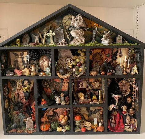 Shadow Box Halloween, Vintage Shadow Box Ideas, Halloween Shadow Boxes Diy, Halloween Shadow Box Ideas, Scrapbook Shadow Box, Shadowbox Ideas, Mini Creations, Halloween Shadow, Halloween Vignette