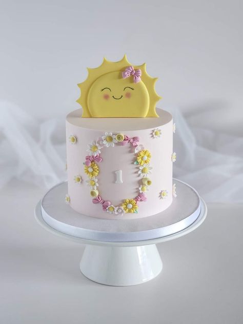 Sunshine Smash Cake, Sunshine Birthday Cakes, Sunshine Birthday Parties, Sunshine Baby Showers, Sunshine Birthday, 1st Birthday Themes, Cute Baking, Kids Party Food, Baby Birthday Cakes