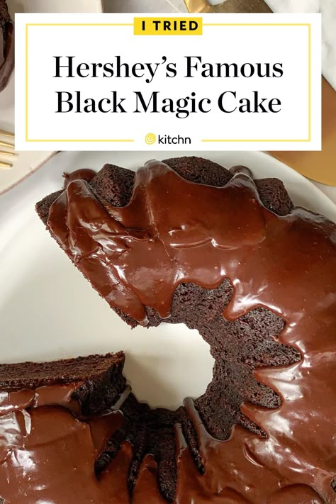 Magic Cake Recipe, Hershey Chocolate Cakes, Hershey Recipes, Magic Cake Recipes, Black Magic Cake, Bundt Recipes, Cake Custom, Cake Muffins, Chocolate Bundt Cake