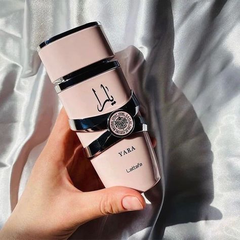 Yara by Lattafa Perfumes is a Amber Vanilla fragrance for women.
Yara was launched in 2020.
Top Notes: Tangerine, Heliotrope, Orchid
Heart Notes: Tropical Notes, Gourmand
Base Notes: Vanilla, Sandalwood, Musk Perfume For Ladies, Lattafa Yara, Girl Perfume, Ladies Perfume, Vanilla Sandalwood, The It Girl, Vanilla Fragrance, Fragrance For Women, Heart Notes