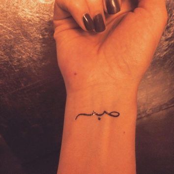 Patience Arabic, Tattoos Arabic, Arabic Calligraphy Tattoo, Fun Tattoo, Tattoo Wrist, Henna Tattoo Hand, Art Arabic, Calligraphy Tattoo, Henna Tattoo Designs Simple