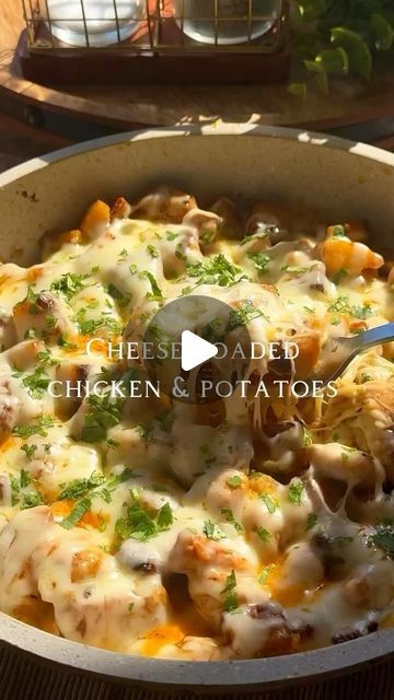 Chicken And Potato Recipes, Chicken And Potatoes Recipes, Potato Mozzarella, Golden Potato Recipes, Loaded Chicken And Potatoes, Breaded Chicken Strips, Dried Chives, Golden Potatoes, Loaded Chicken