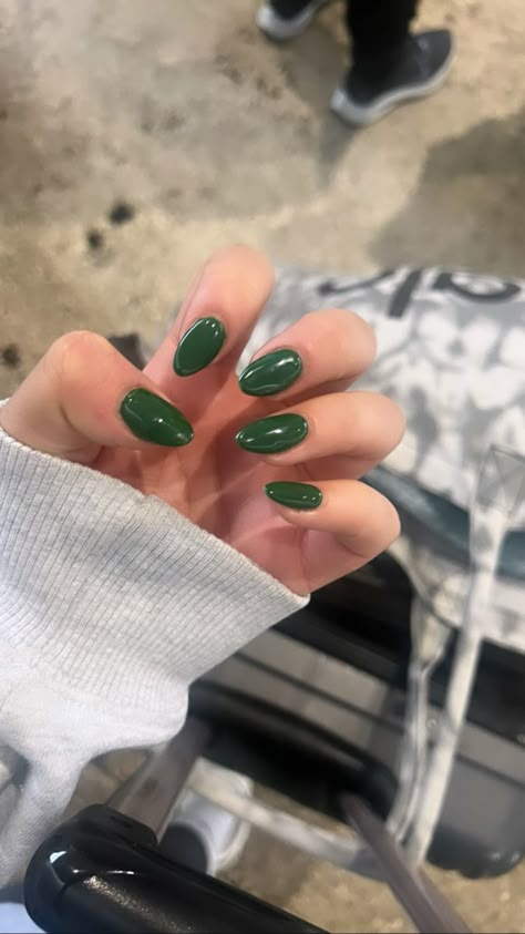 dark green, green nails, nail inspo Dark Green Acrylics, Green Acrylics, Dark Green Nails, Queen Nails, Nail Shimmer, Green Nail Polish, Green Nail, Almond Acrylic Nails, Nail Ring