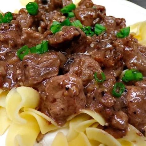 Low Sodium Beef Tips and Gravy - Tasty, Healthy Heart Recipes Healthy Heart Recipes, Easy Low Sodium Recipes, Low Sodium Recipes Heart, Salt Free Recipes, Heart Healthy Recipes Low Sodium, Low Salt Recipes, Beef Tips And Gravy, No Sodium Foods, Heart Recipes