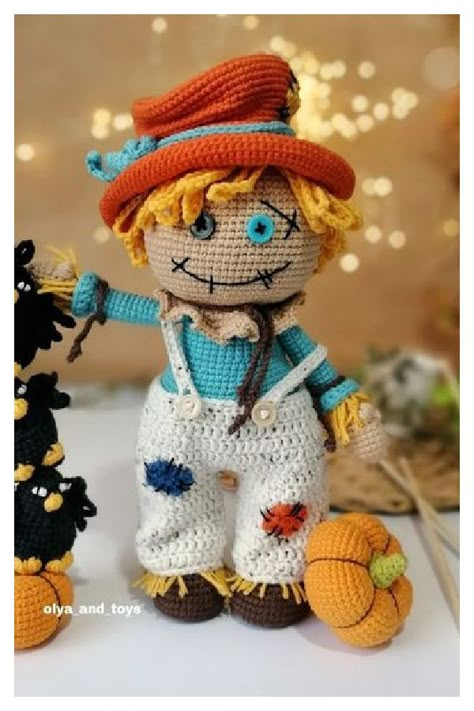 Halloween Scarecrow Crochet Pattern Free Scarecrow Crochet Patterns, Scarecrow Theme Ideas, Scarecrow Crochet Pattern Free, Crochet Scarecrow Pattern Free, Crochet Halloween Free Pattern, Amigurumi Halloween Free Pattern, Crochet Fall Patterns Free, Free Crochet Halloween Patterns, Crochet Fall Ideas