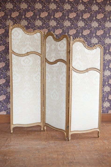 Greek Bedroom, Changing Screen, Dress Up Ideas, Folding Screen Room Divider, Dressing Screen, Interior Brick, Appartment Decor, Diy Room Divider, French Rococo