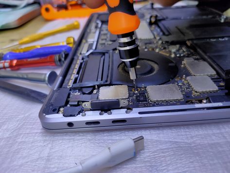 https://posts.gle/TEYpA Macbook Pro 2016 to 2019 Repair Service Calicut Kozhikode LaptopLab - Kozhikode https://goo.gl/maps/15QtvhfEp97HSgfJ9 http://appleservicecalicut.co.in Macbook Repair, Computer Maintenance, Pc Repair, Macbook Pro 2016, Computer Basics, Laptop Repair, Computer Software, Data Recovery, Electronics Gadgets