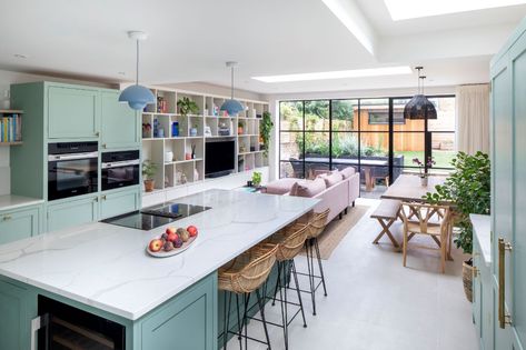 Dulwich | Naked Kitchens Contemporary Shaker Kitchen, Small Open Plan Kitchens, Best Kitchen Lighting, Kitchen Diner Extension, Terrace Kitchen, Open Plan Kitchen Dining Living, Open Plan Kitchen Diner, Kitchen Goals, Small Pendants