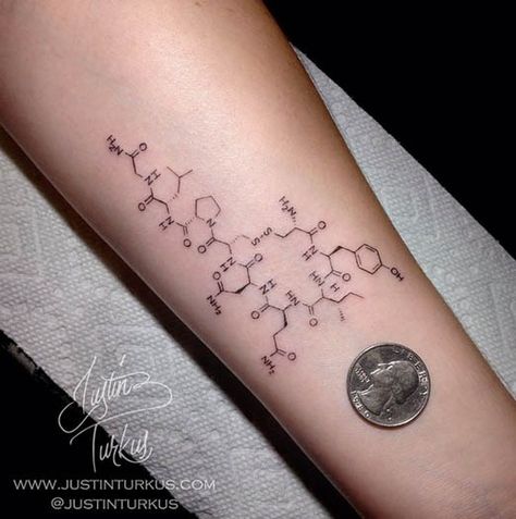 A fine lined oxytocin by Justin Turkus. #Inked #ink #science #molecule #tattoo Oxytocin Tattoo, Frequency Tattoo, Chemical Tattoo, Chemistry Tattoo, Science Tattoo, Science Tattoos, Dna Tattoo, Dragons Tattoo, Molecule Tattoo