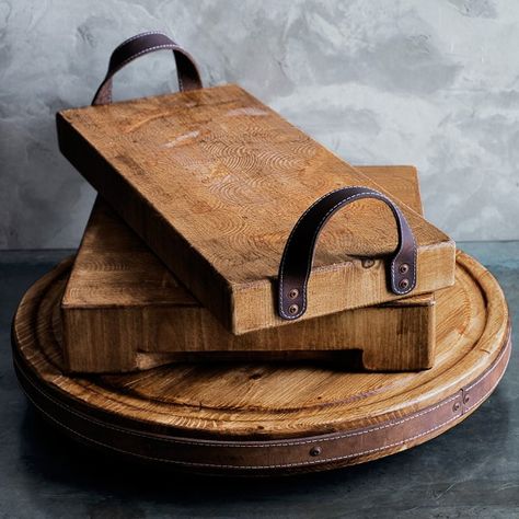 Rustic Rectangular Tray with Leather Handles Tray With Leather Handles, Scrap Wood Projects, Diy Holz, Wood Tray, Wooden Tray, Woodworking Tips, Rustic Diy, Leather Handles, Diy Wood Projects