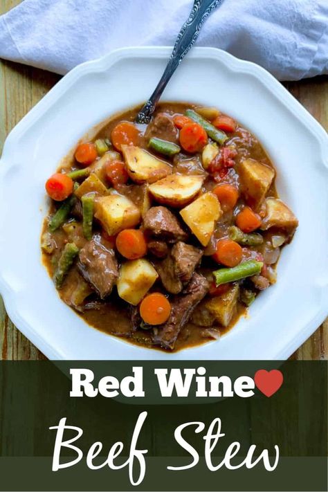 Low Calorie Stew, Beef Stew Recipe Red Wine, Wine Beef Stew, Beef Stew Dinner, Red Wine Beef Stew, Slow Beef Stew, Red Wine Beef, Red Wine Recipe, Crockpot Recipes Beef Stew