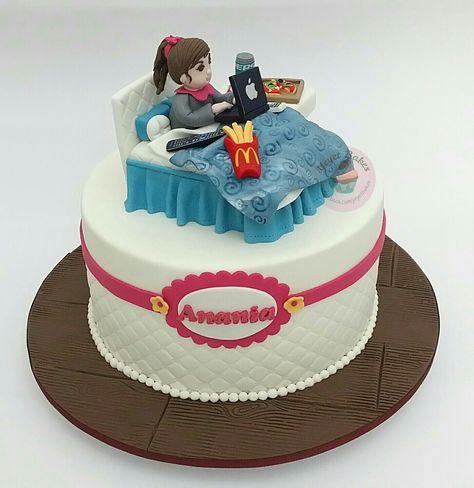 LAZY GIRL THEME CAKE Lazy Cake Design, 24th Bday Cake, Gamer Cake Ideas, Pastel Gamer, Bed Cake, Gamer Cake, Lazy Cake, Cake Designs For Girl, 14th Birthday Cakes