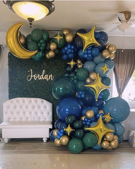 Balloon Garland With Number Balloon, Hoco Decorations, Home Decor Ideas Kitchen, Deco Ballon, Wallpapers Home, Idee Babyshower, Balloon Garland Diy, Quotes Home, Home Decor Painting