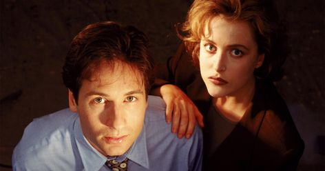 The truth is out there: These are the 10 best ‘X-Files’ episodes David And Gillian, Mulder Scully, Dana Scully, Fox Mulder, David Duchovny, Gillian Anderson, Entertainment Weekly, X Files, Real Life Stories