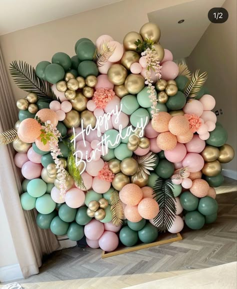 Balloon Decorations Wedding, Balloon Ceiling Decorations, Shower Balloon Ideas, Baby Shower Balloon Ideas, Wedding Balloon Decor, Wallpaper Ideas Bathroom, Balloon Wall Decor, Balloon Arch Ideas, Diy Balloon Arch