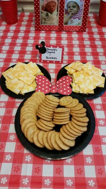 Donald's cheese and quackers minnie mouse party  Two small plates, 1 larger plate (dollar tree) lots of scotch tape and cardstock red with white polka dots (found at ac moore craft store) print of outline online and cut bow out and trace on cardstock at your touches with a black sharpy. Easy peasy! Γενέθλια Mickey Mouse, Oh Twodles, Mickey Mouse Bday, Twodles Birthday, Mickey Mouse Clubhouse Birthday Party, Minnie Mouse 1st Birthday, Minnie Mouse Baby Shower, Mickey Birthday Party, Minnie Birthday Party