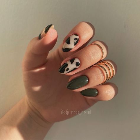 Green And Tortoise Nails, Creative Nails Designs, Nail Art Designs Short, Short Nails Ideas, Western Nails, Natural Nail Care, Cow Nails, Stunning Nail Designs, Art Pretty