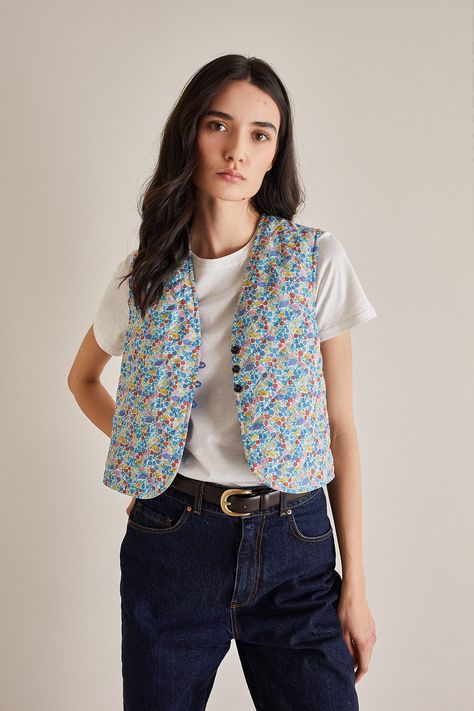 Quilted vest made with Liberty Fabrics technical fabric. Quilt Vest Outfit, Quilted Vest Pattern, Quilted Vest Outfit, Gilet Outfit, Quilt Vest, Vest Quilted, Love In Italy, Wardrobe Building, Liberty Fabrics