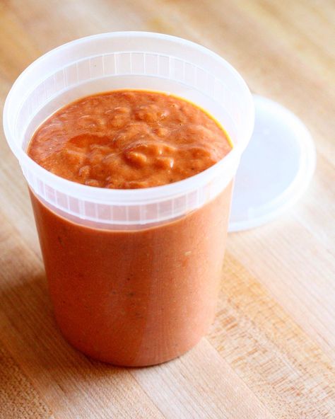 Pasta Sauce With Fresh Tomatoes, Canned Tomato Recipes, How To Make Tomato Sauce, Fresh Tomato Pasta, Meals Without Meat, Tomato Soup Easy, Fresh Tomato Recipes, Easy Tomato Sauce, Roasted Tomato Sauce