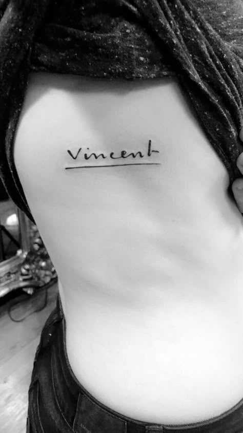 Van Gogh Signature, Van Gogh Tattoo, Tattoo Van, Tattoos For Dog Lovers, History Tattoos, Party Tattoos, Arte Van Gogh, Painting Tattoo, Sunflower Tattoo