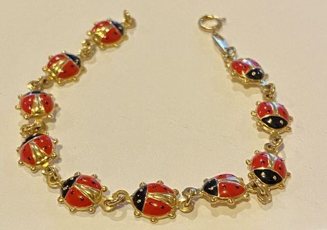 It’s difficult to find this high quality 18ct bracelet with full ladybug Size in pictures In very good condition Bug Bracelet, Ladybug Bracelet, Thrift Finds, Fine Jewelry Bracelets, Lady Bug, Bracelets And Charms, Jewellery And Watches, Fine Jewelry, Bracelet