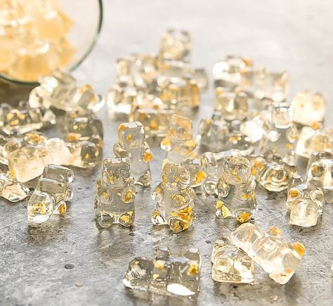 Champagne Gummy Bears, Edible Gold, Golden Birthday, Gold Champagne, Gold Party, Gummy Bears, Champagne Gold, Makanan Dan Minuman, New Years Eve