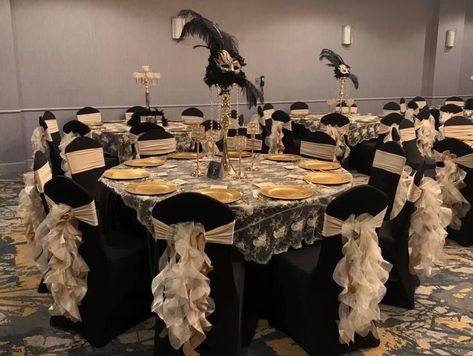 Masquerade Quinceanera Ideas, Masquerade Ball Aesthetic, Masquerade Ball Decorations, Masquerade Party Themes, Mascarade Ball, Sweet 16 Masquerade Party, Great Gatsby Prom, Mascarade Party, Gatsby Party Decorations