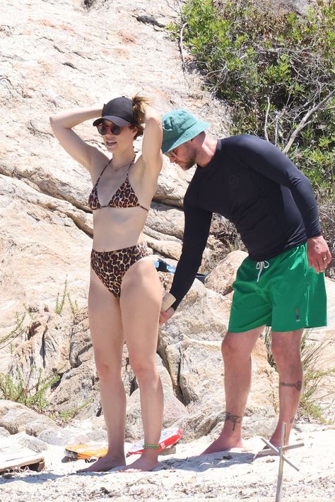 Justin Timberlake, Jessica Biel get cozy on Sardinia vacation Justin Timberlake And Jessica Biel, Jesica Biel, Justin Timberlake Jessica Biel, Jessica Biel And Justin, Alisha Wainwright, Black Baseball Hat, Italian Vacation, Style Goals, Jessica Biel