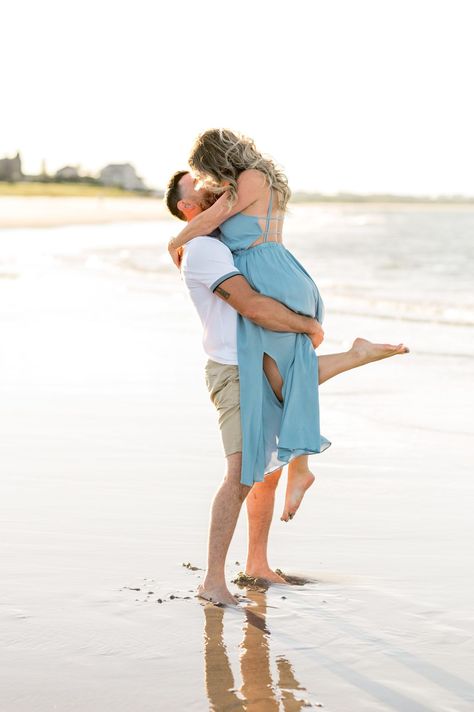 Wingaersheek Beach engagement session - a favorite Boston engagement location. Photography by Sarah Surette. Wingaersheek Beach, Love On The Beach, Beachy Outfit, England Summer, Summer Engagement Photos, Summer Engagement Session, Hugging Couple, Engagement Locations, Romantic Beach