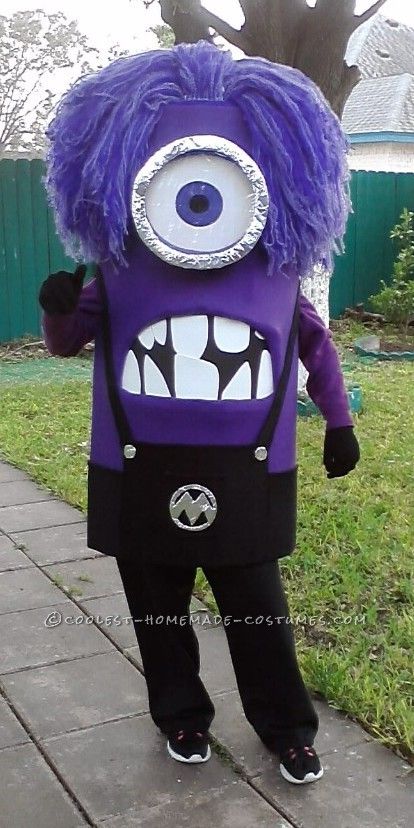 Coolest 1000+ Homemade Costumes You Can Make! Fantasia Minion, Evil Minion Costume, Purple Minion Costume, Couples Costumes Scary, Diy Halloween Cat, Diy Minion Costume, Unique Couples Costumes, Evil Minion, Purple Minion